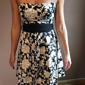 Black and cream strapless dress